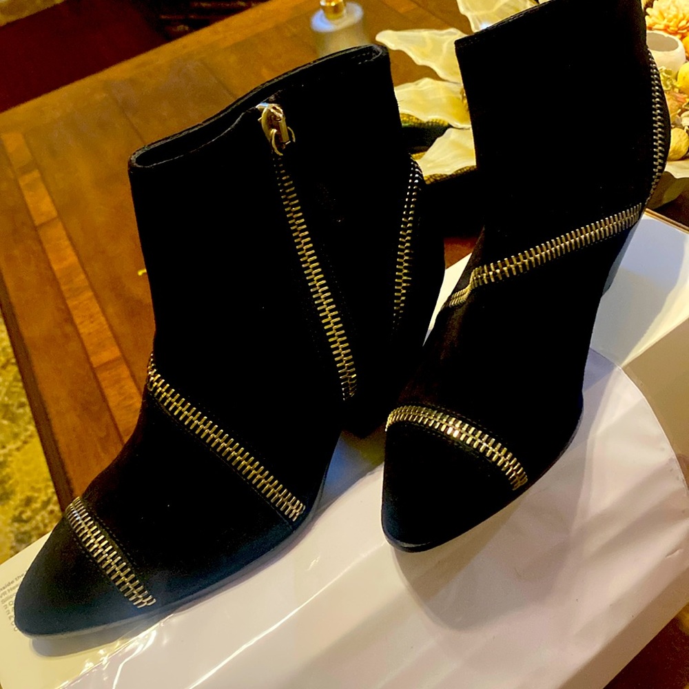 Giuseppe Zanotti Black Ankle Boots with Gold Zipper Detail